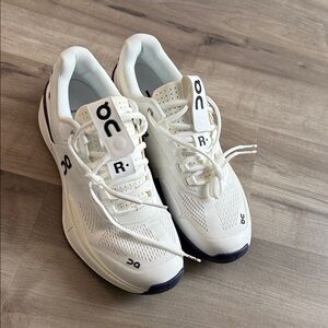 On Running Roger Pro Tennis shoes White Athletic Shoes